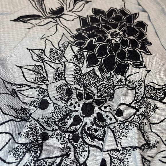 The Havanera Co Button Up Shirt (M) - Picture 5 of 11